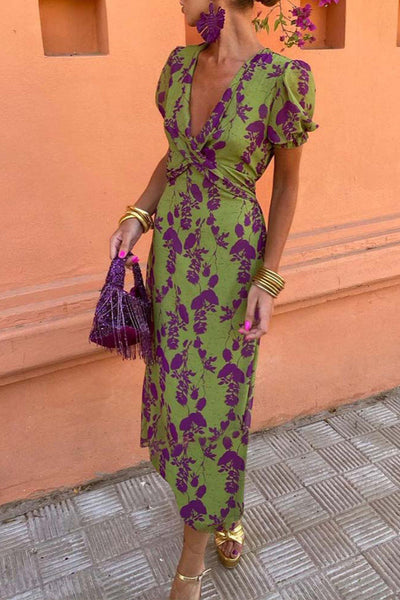 Aluna | Oszałamiająca sukienka midi z dekoltem w serek