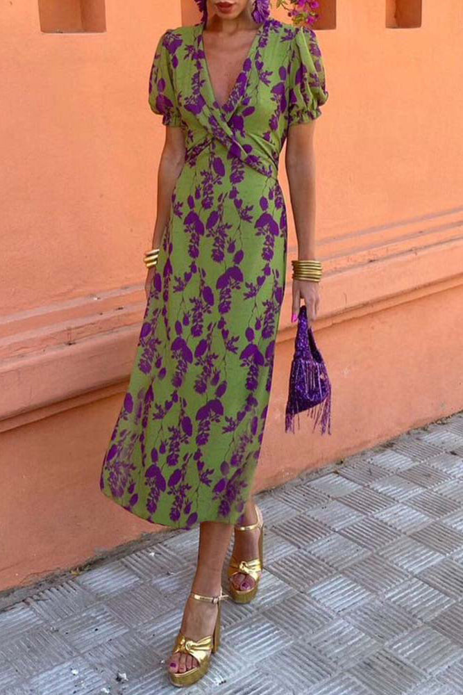 Aluna | Oszałamiająca sukienka midi z dekoltem w serek