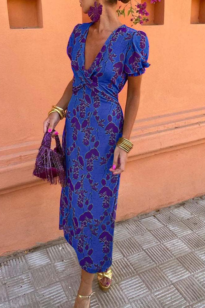 Aluna | Oszałamiająca sukienka midi z dekoltem w serek