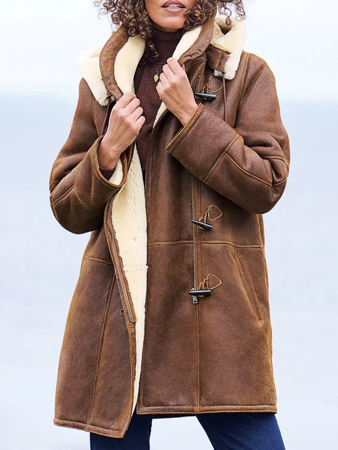 Celine – Timeless Winter Coat with Soft Silhouette