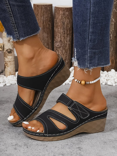 Rowella | Eleganckie sandały na koturnie z paskiem