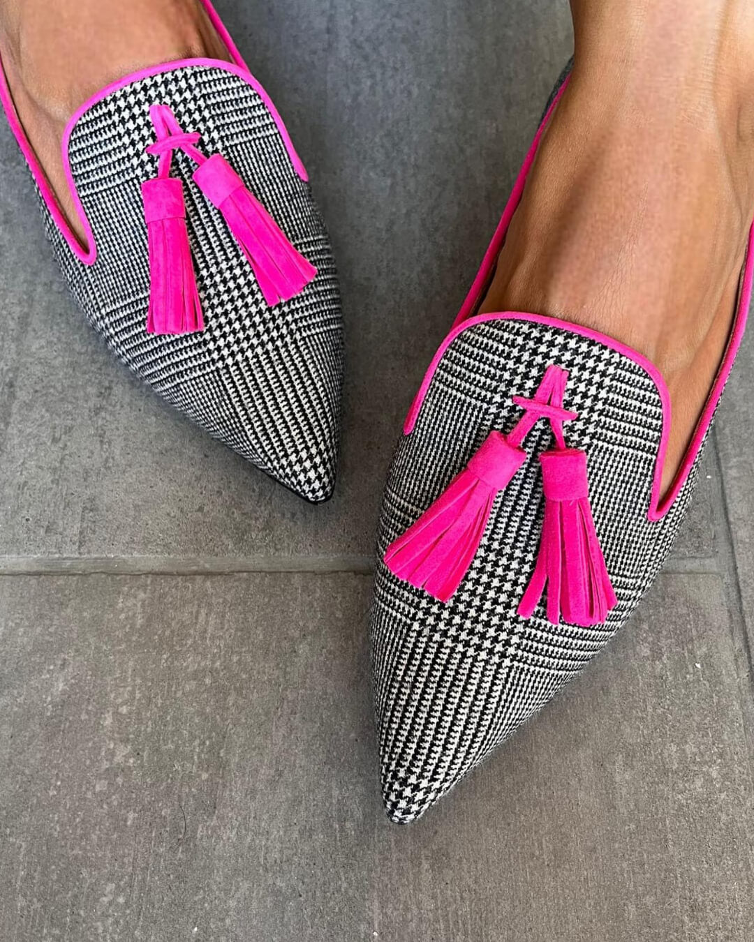 Zoe | Pointed Loafer With Fluo Fringes