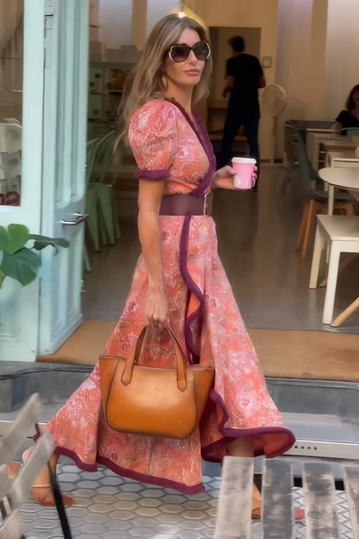 Mavi | Elegancka Różowa Sukienka Maxi z Krótkim Rękawem