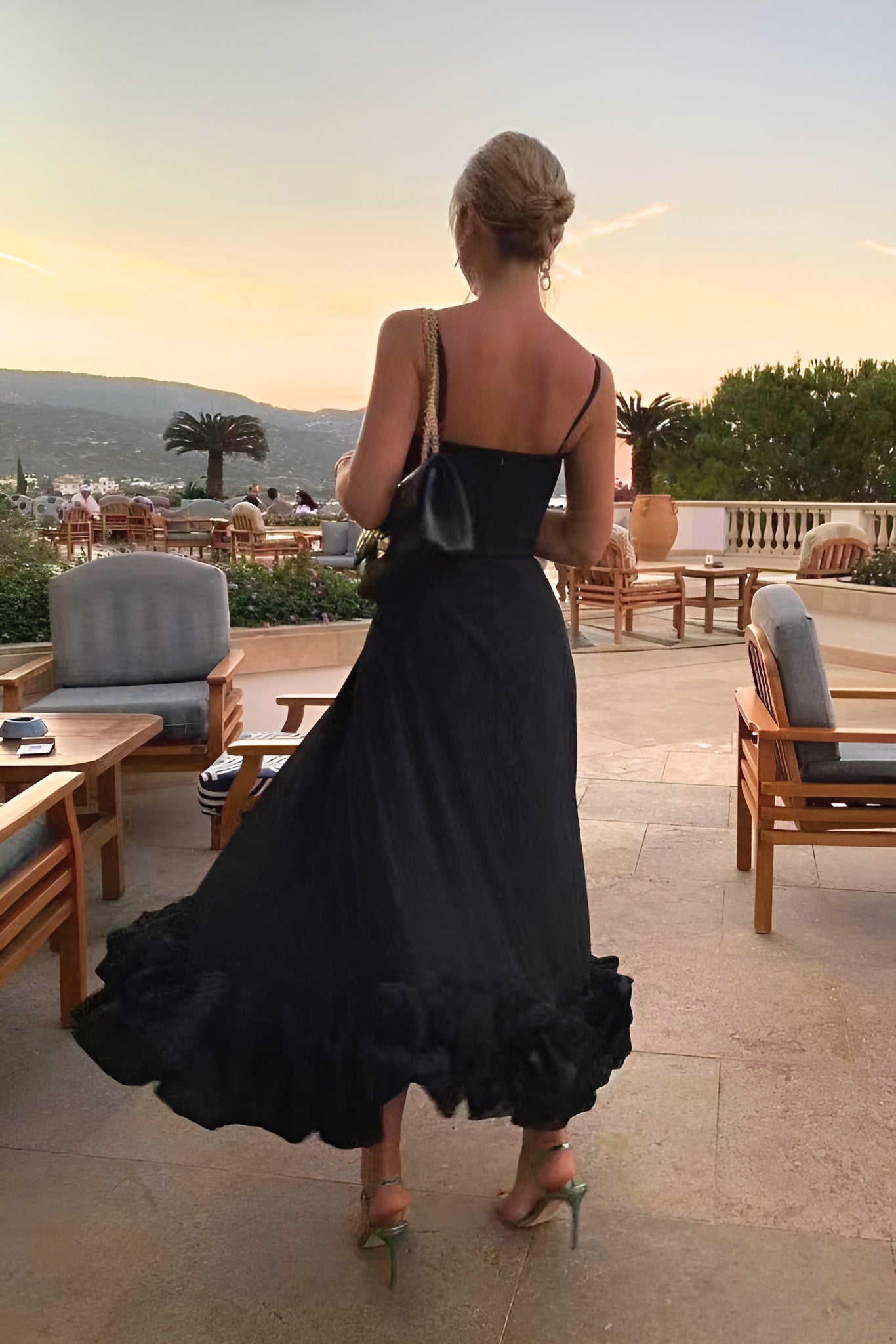 Isalie | Elegancka Sukienka w Ruchu