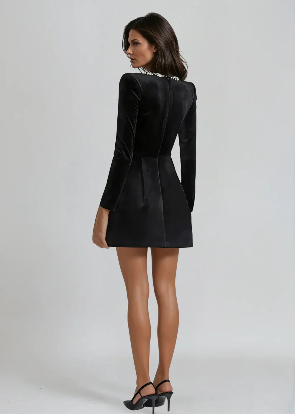 Nomi | Sukienka mini z weluru