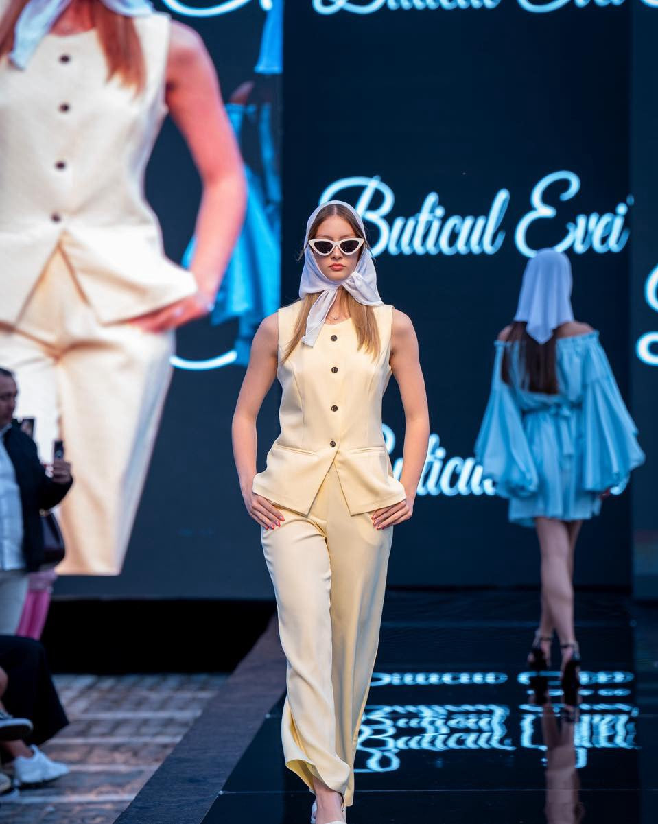 Liana | Elegancki Zestaw Damski – Dopasowany Garnitur Dwuczęściowy