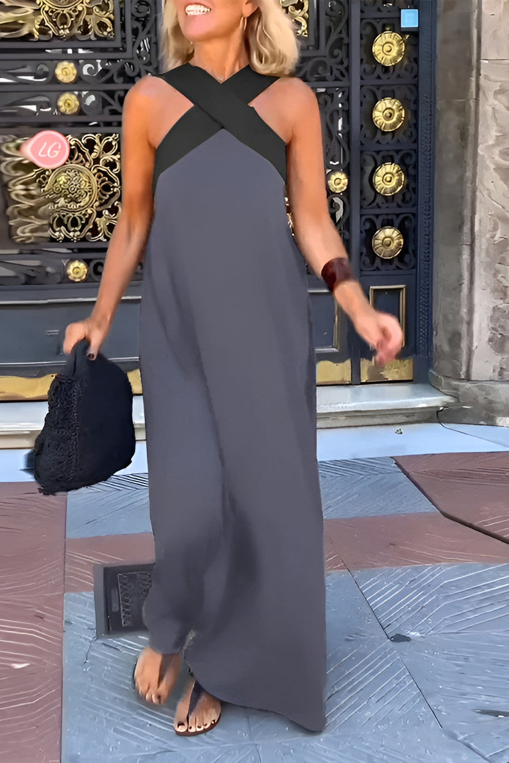 Kyra | Sukienka Maxi z Krzyżowym Zapięciem