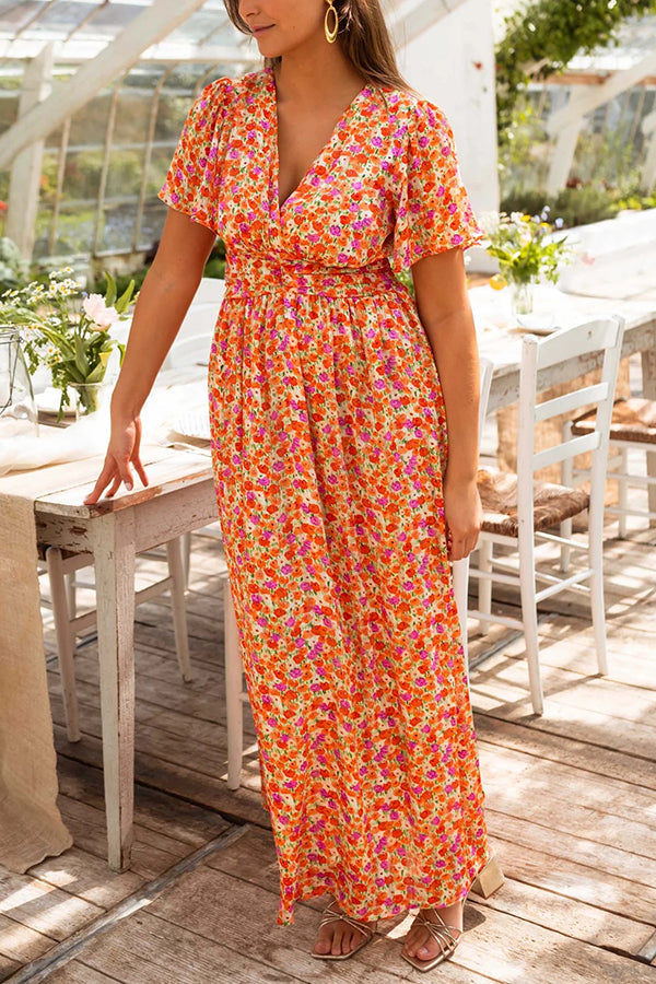Alira | Sukienka maxi z kwiatowym nadrukiem, dekolt w serek, krótki rękaw