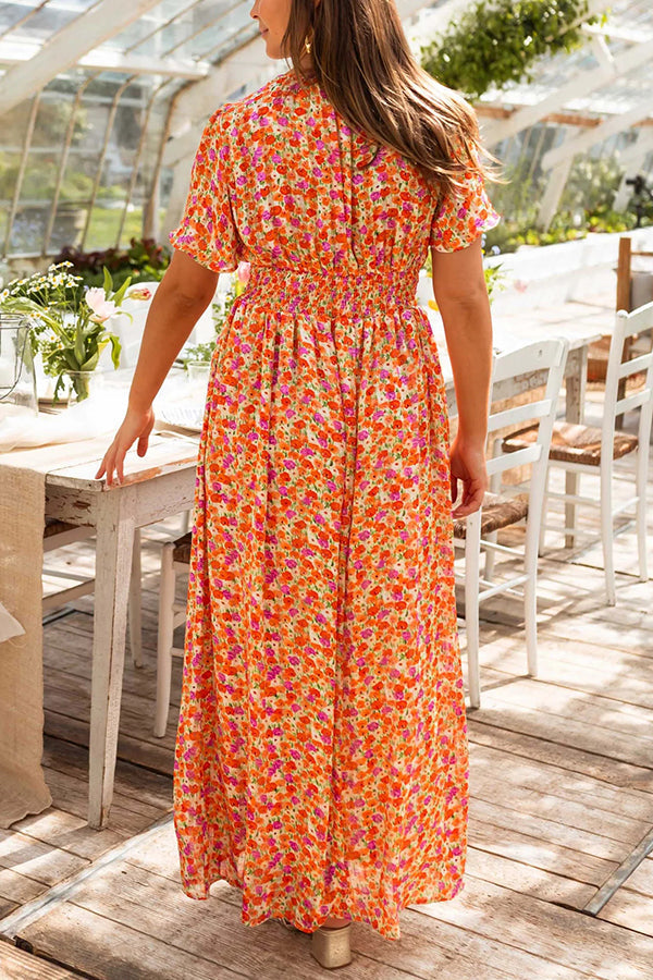 Alira | Sukienka maxi z kwiatowym nadrukiem, dekolt w serek, krótki rękaw