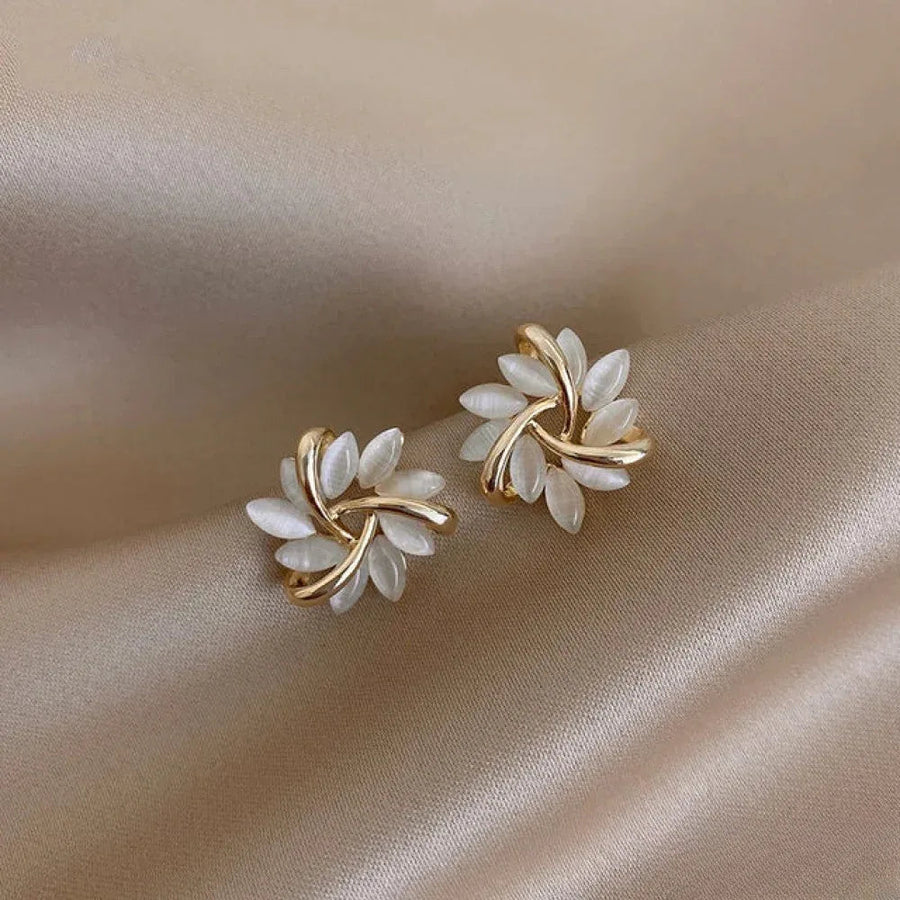 Elegant Gold Earrings with Exquisite Opal Flower Motifs