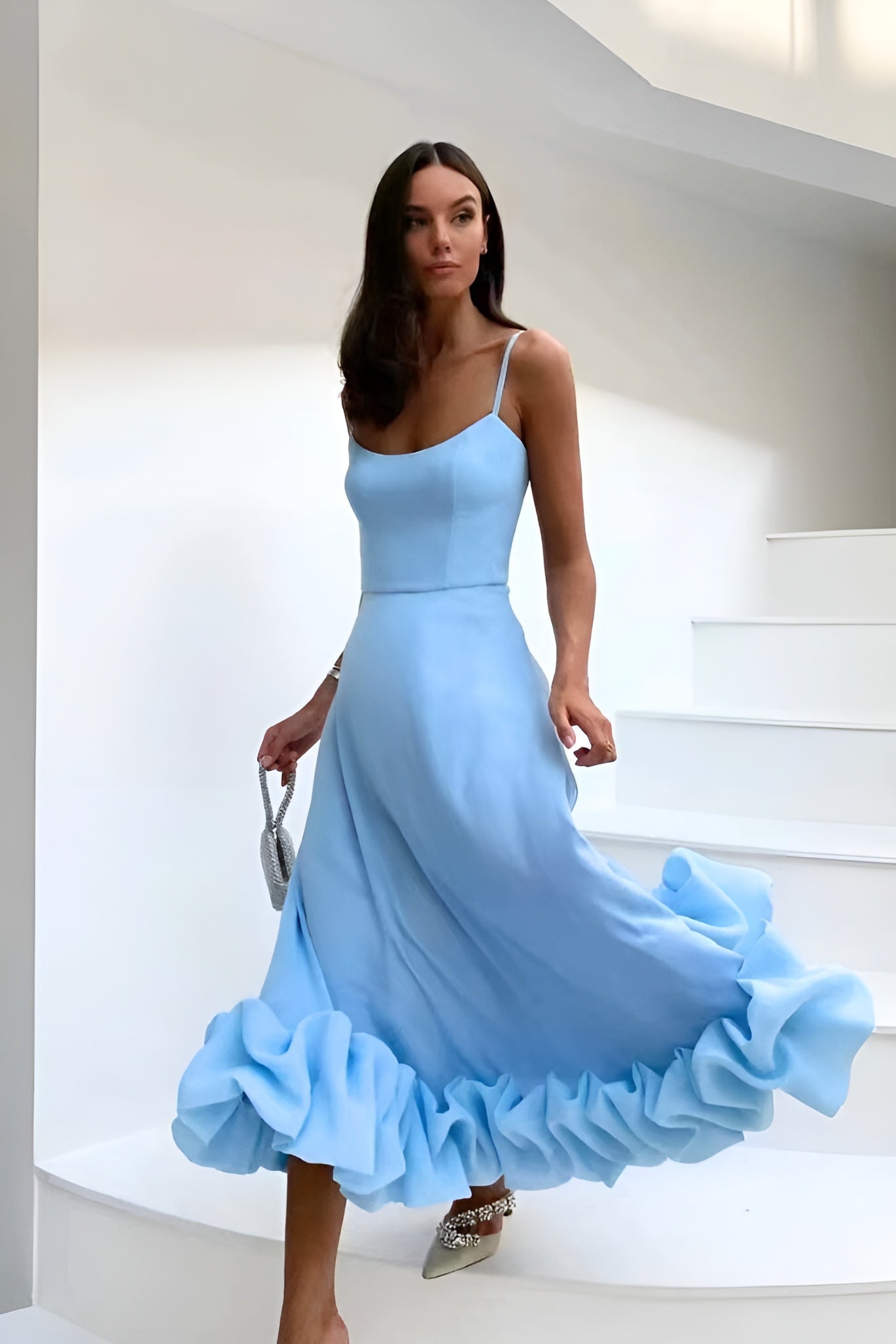 Isalie | Elegancka Sukienka w Ruchu