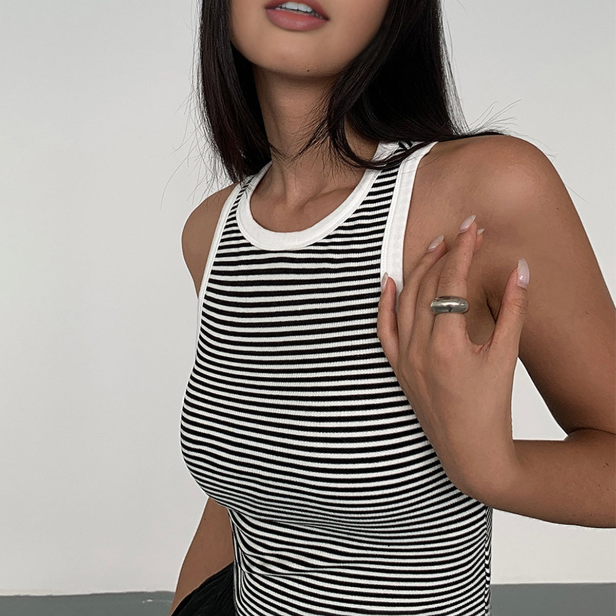 Soreya | Paski Top na Ramiączkach z Dekoltem Okrągłym