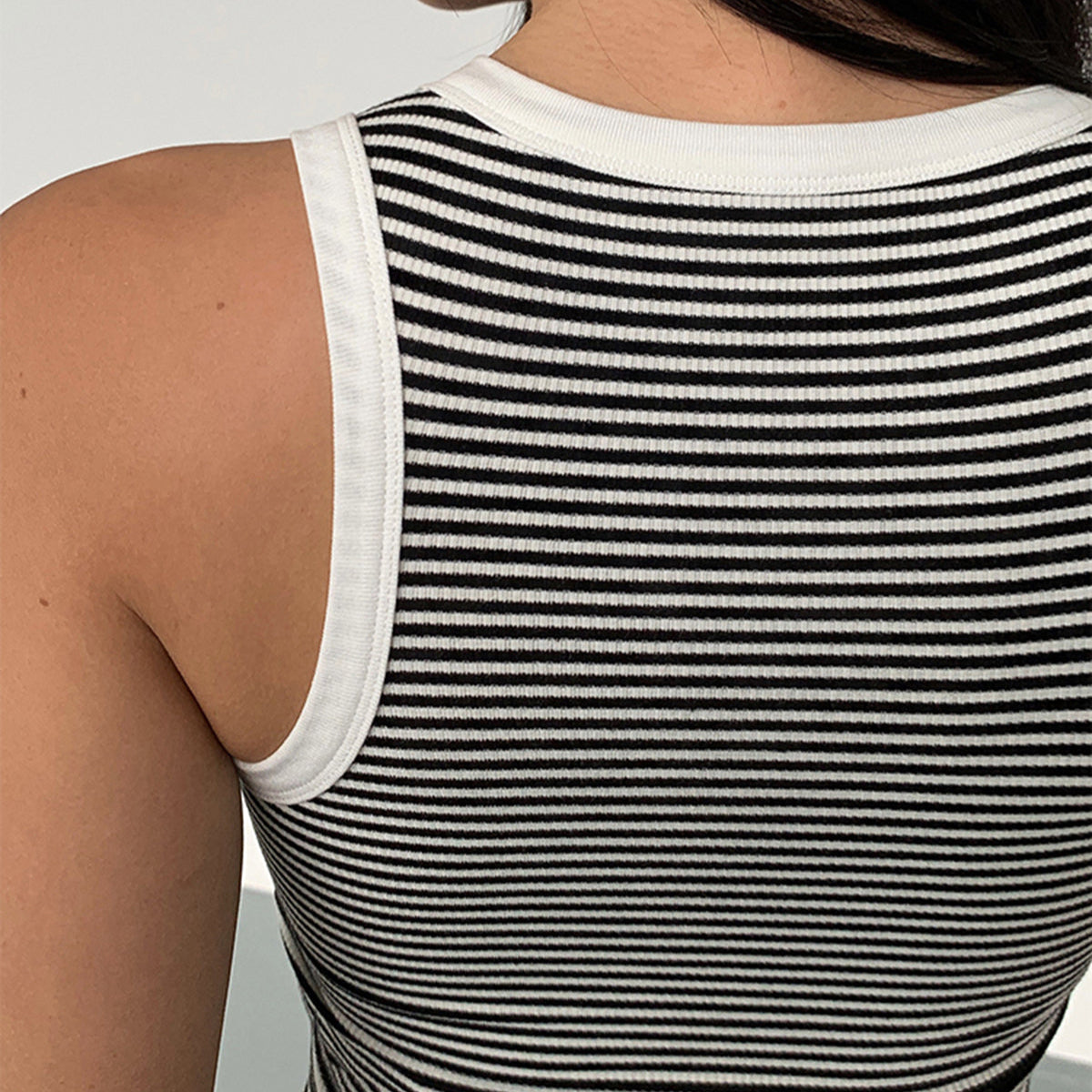 Soreya | Paski Top na Ramiączkach z Dekoltem Okrągłym