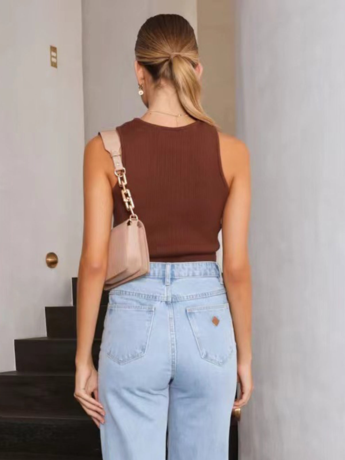 Amoura | Podstawowy top bez rękawów