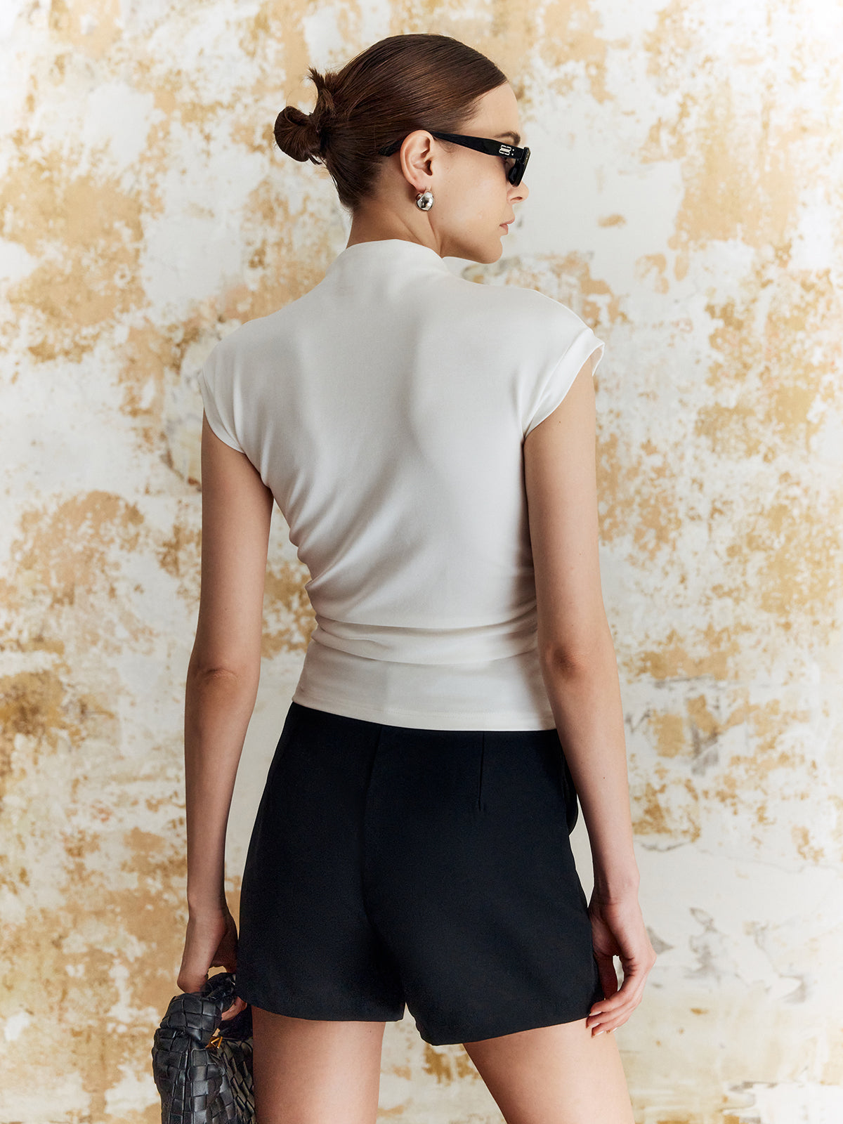 Irene | Slim T-shirt z klasycznym kołnierzykiem