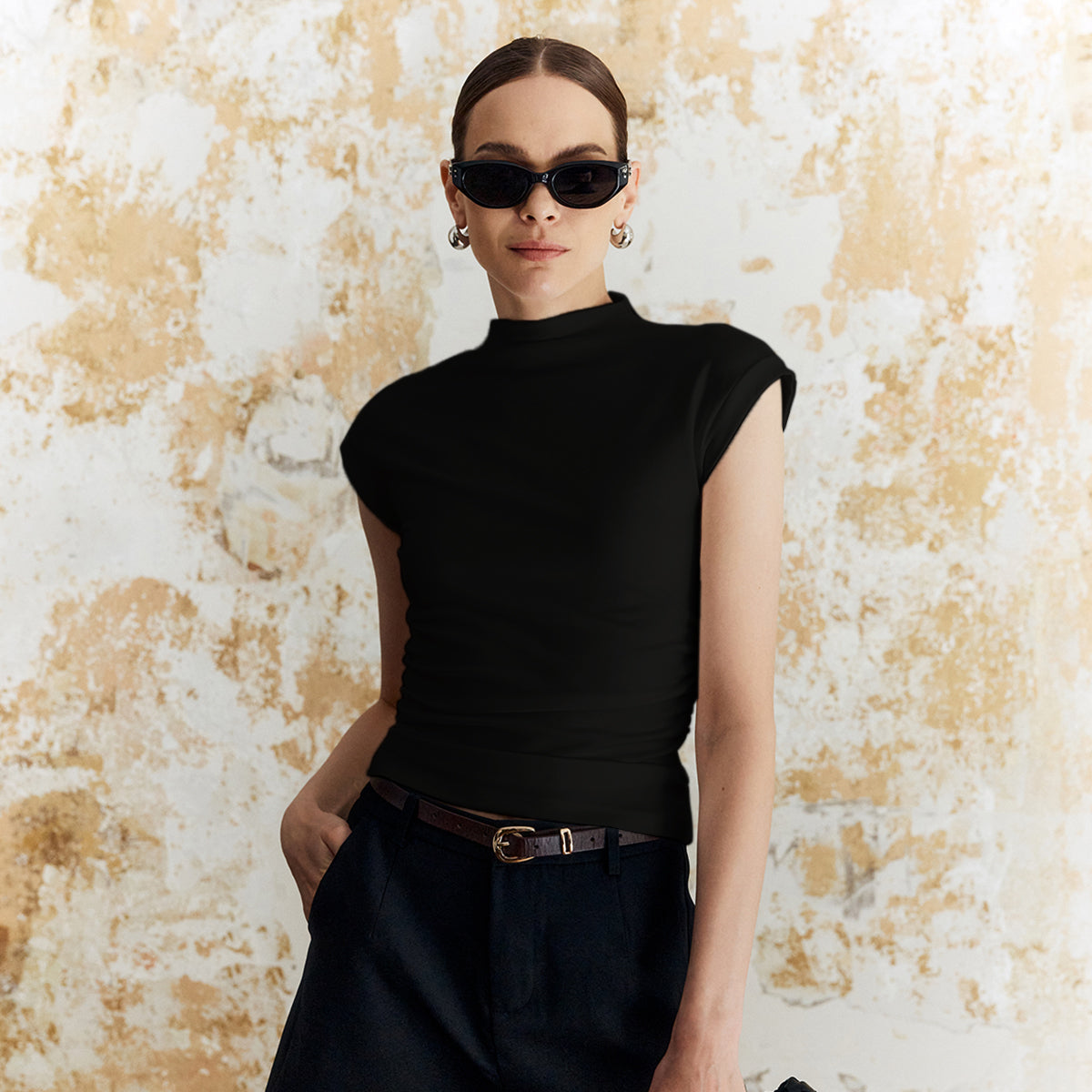 Irene | Slim T-shirt z klasycznym kołnierzykiem