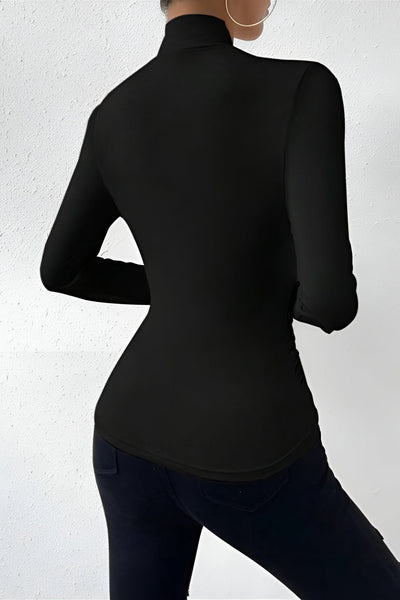 Penelope | T-shirt z plisowanym dekoltem