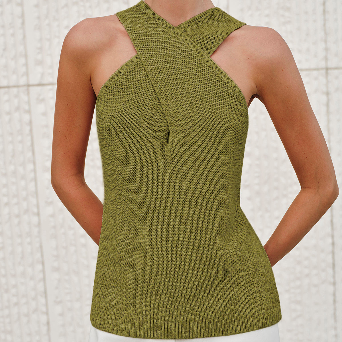 Camila | Top na ramiączkach z kołnierzem krzyżowym