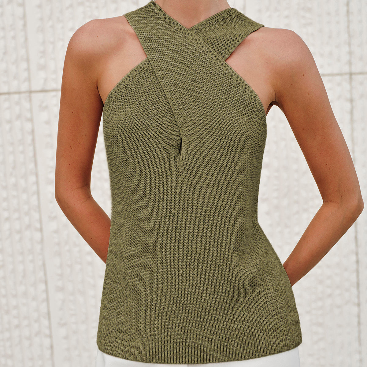 Camila | Top na ramiączkach z kołnierzem krzyżowym