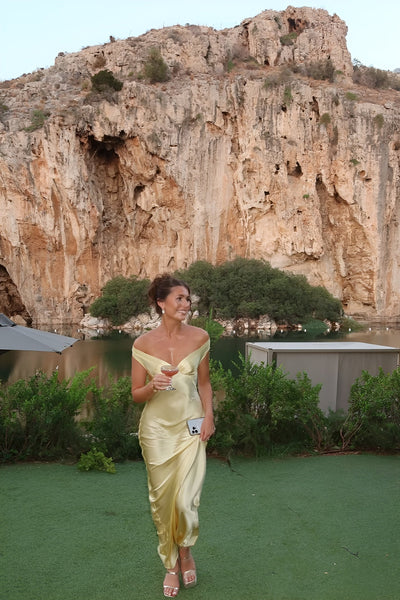 Thekla | Satynowa Maxi Sukienka Bez Pleców