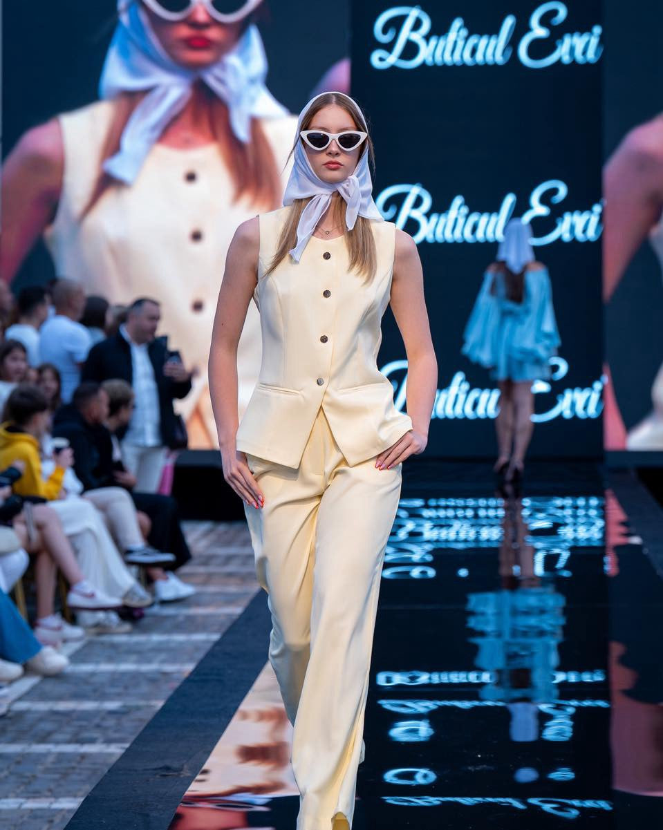 Liana | Elegancki Zestaw Damski – Dopasowany Garnitur Dwuczęściowy