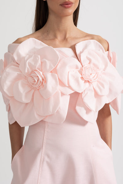 Sukienka Midi Bez Ramiączek z Dużymi Kwiatowymi Akcentami z Tkaniny