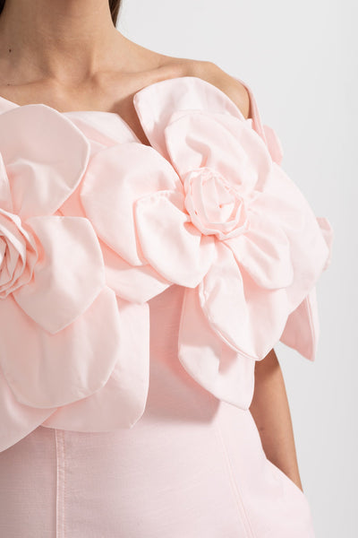 Sukienka Midi Bez Ramiączek z Dużymi Kwiatowymi Akcentami z Tkaniny