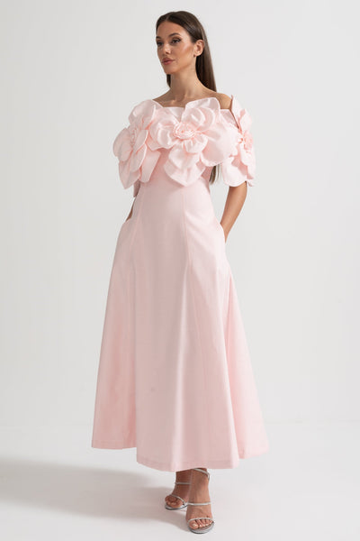 Sukienka Midi Bez Ramiączek z Dużymi Kwiatowymi Akcentami z Tkaniny