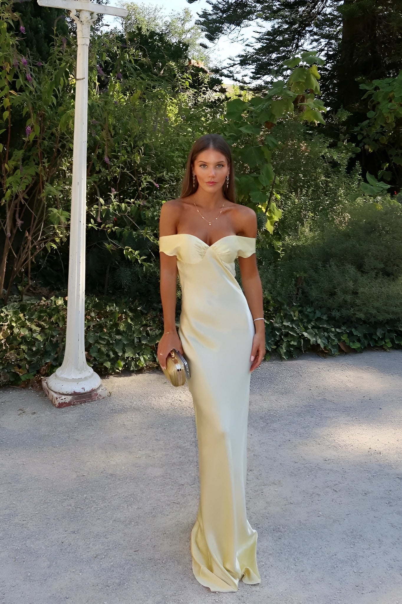 Thekla | Satynowa Maxi Sukienka Bez Pleców