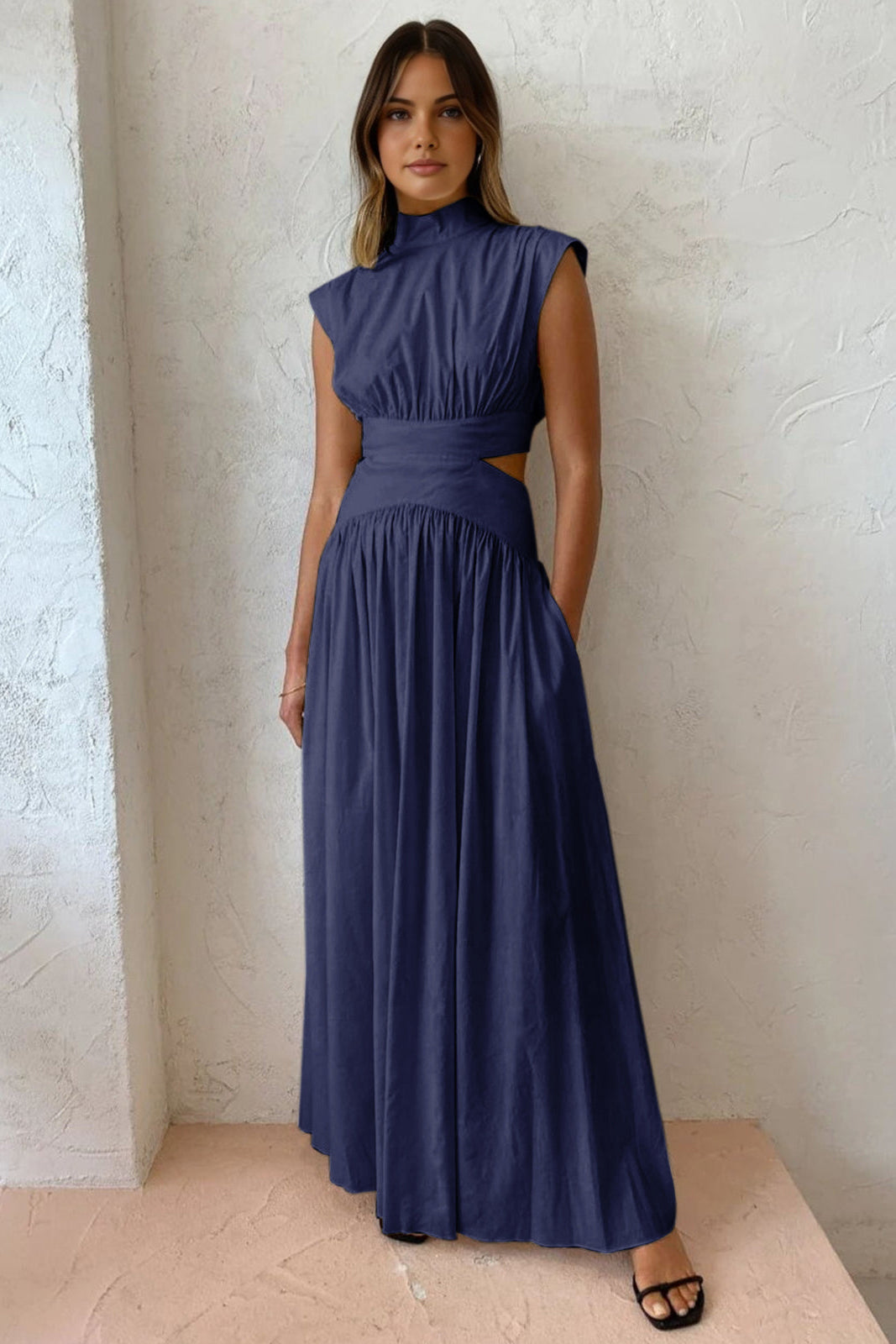 Matilde | Sukienka Maxi z Wycięciem i Stójką