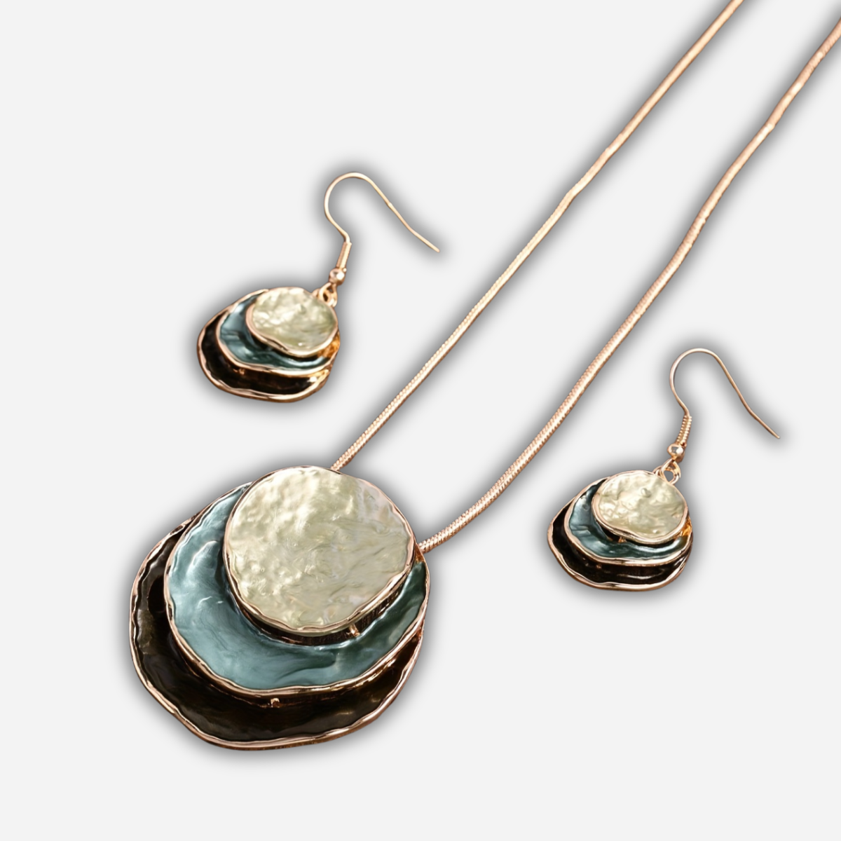 Zestaw biżuterii Boho – kolczyki i naszyjnik w retro, wielokolorowym stylu