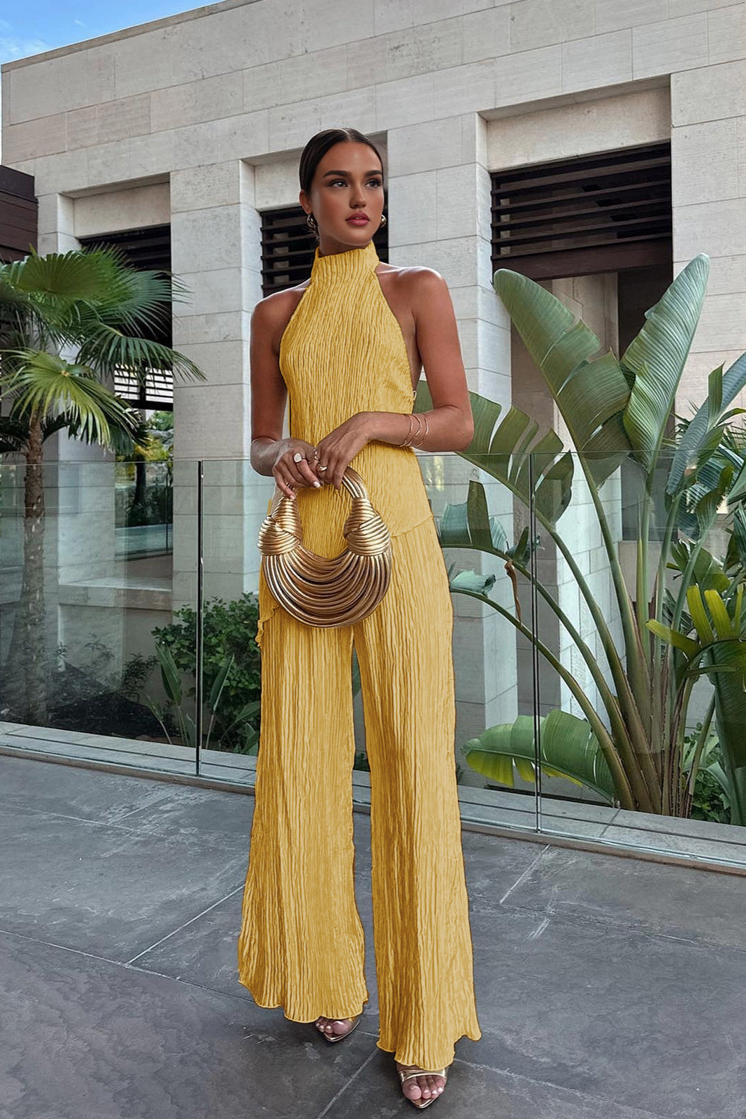 Renata | Asymetryczny Top na Halter z Szerokimi Spodniami