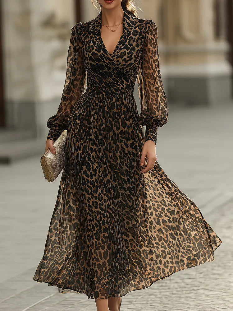 Bella | Midi dress with leopard print and long sleeves