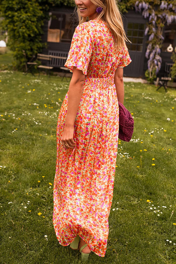 Alira | Sukienka maxi z kwiatowym nadrukiem, dekolt w serek, krótki rękaw