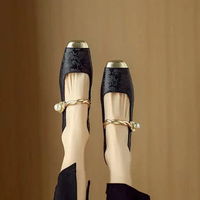 Melisa | Stylowe sandały z haftem i regulacją