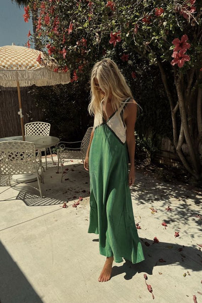 Novee | Lekka sukienka maxi z dekoltem w serek