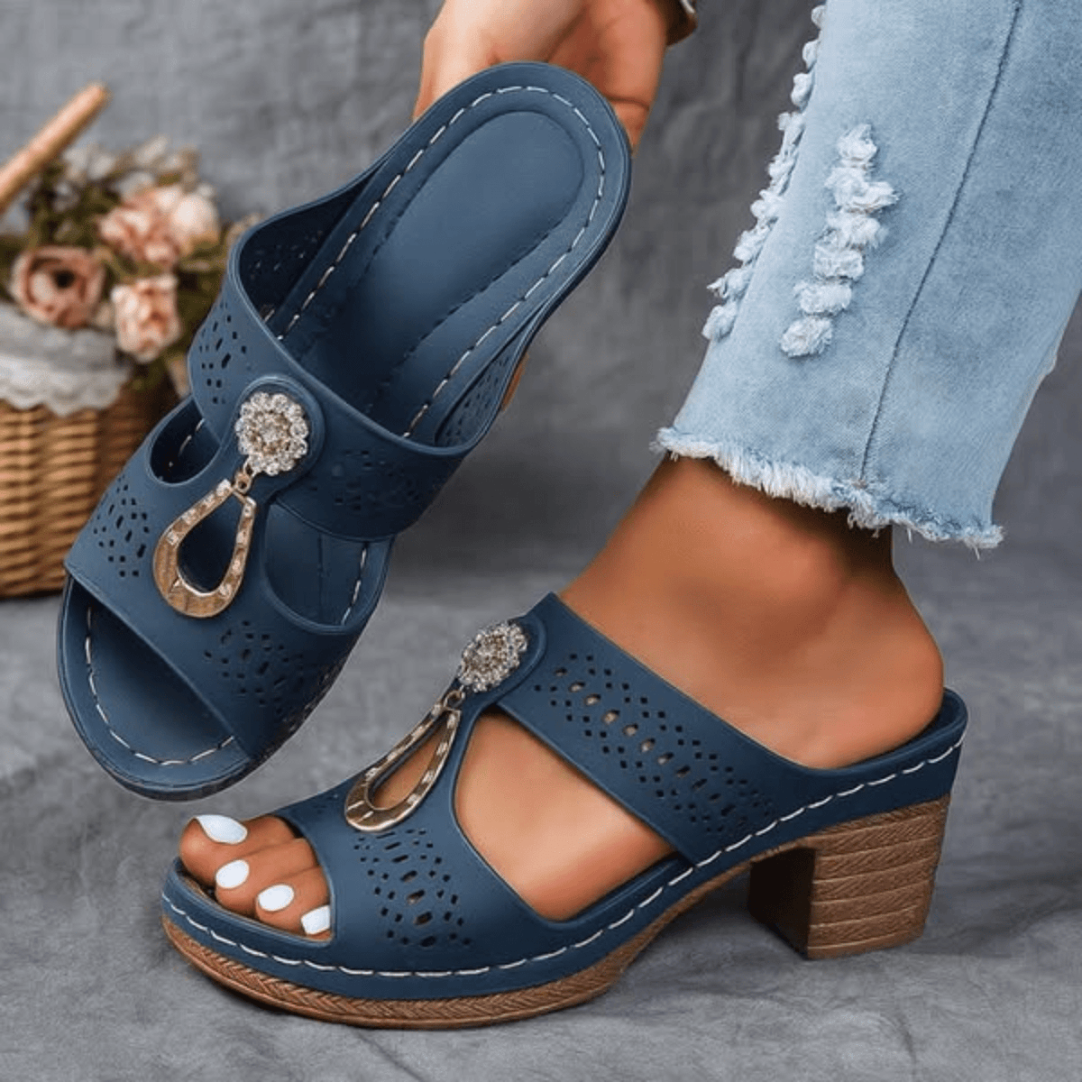FAIITH | CHIC AND COMFORTABLE ORTHOPEDIC SANDALS
