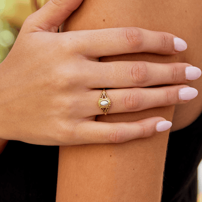 Vintage królewski pierścionek z perłą